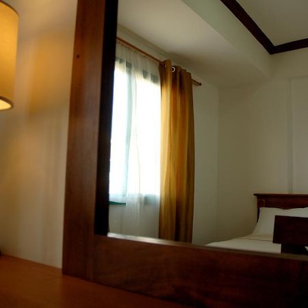 Isabelle Royale Makati Hotel San Pedro Makati Exterior foto
